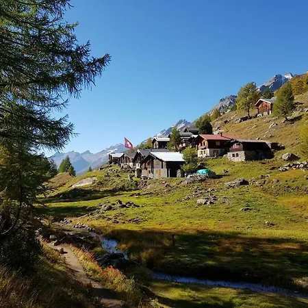 In With Sauna And Wi-fi Domek alpejski *